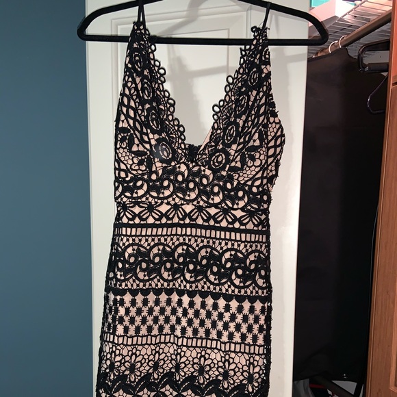 Lace midi dress - Picture 3 of 3